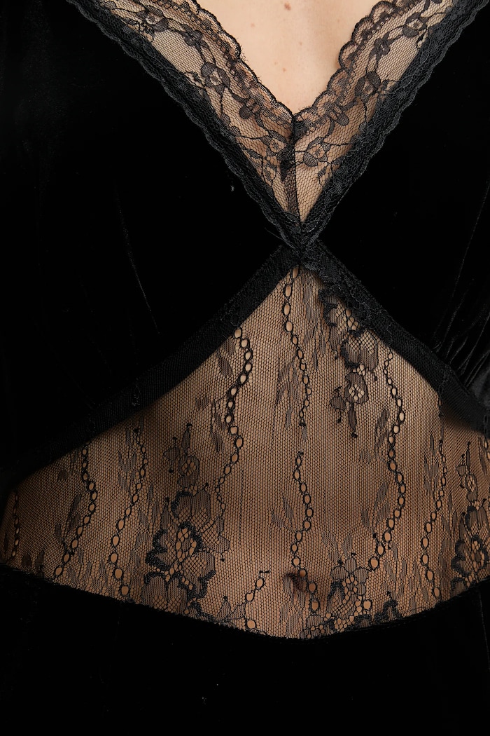 Never Fully Dressed sukienka welurowa NFDDR3012