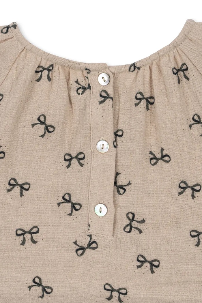 Dziewczynka Konges Sløjd sukienka dziecięca z bawełną COCO DRESS GOTS KS103758.9BYA beżowy