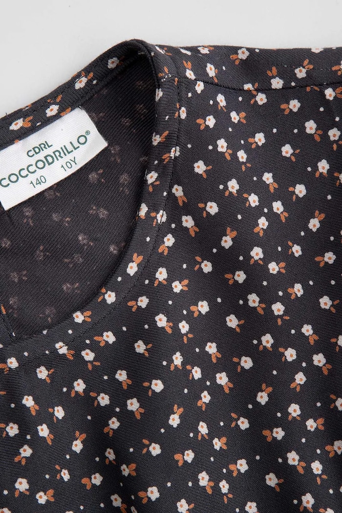 Dievča Detské viskózové šaty Coccodrillo ZC5128103WGJ sivá