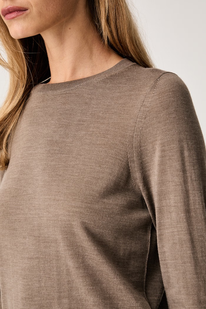 BOSS sweter damski wełniany Ferpina 50544987 brązowy