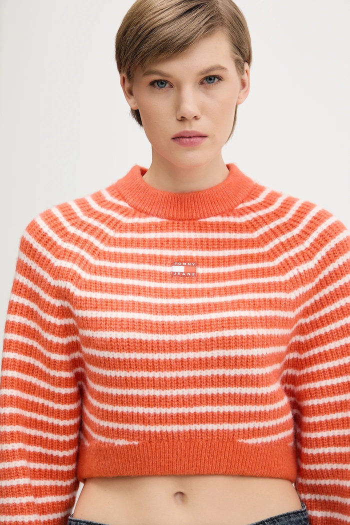 Πουλόβερ με προσθήκη μαλλιού Tommy Jeans πορτοκαλί DW0DW21677