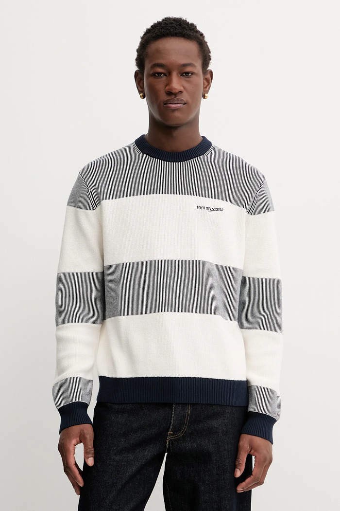 Bavlněný svetr Tommy Jeans kulatý námořnická modř DM0DM22110