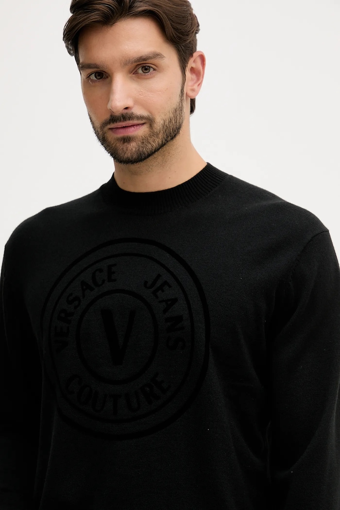 Pulover z dodatkom volne Versace Jeans Couture črna 79GAFM15.CMN06