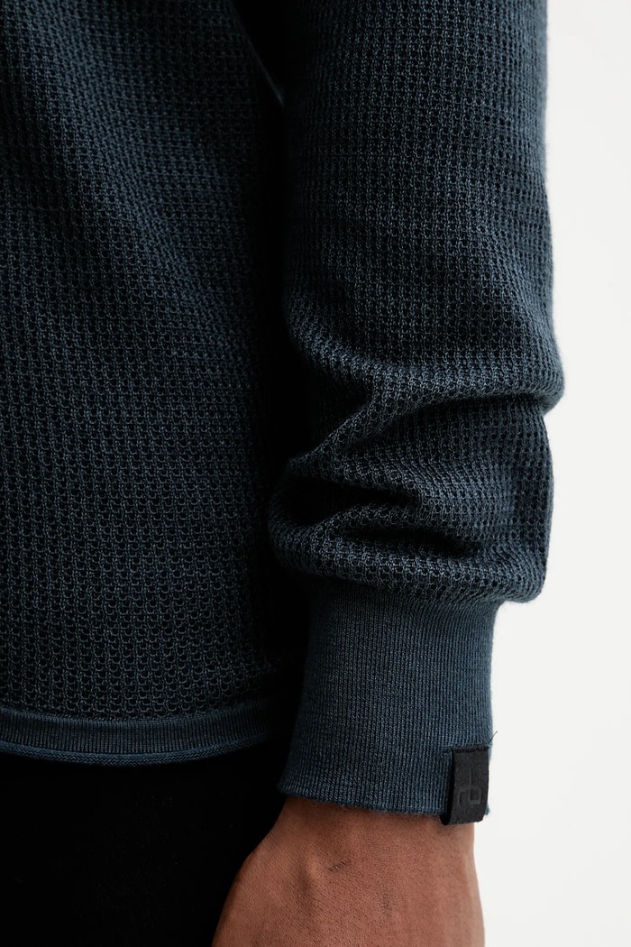 Sveter s prímesou vlny Rag & Bone RH3225F6MWL tmavomodrá