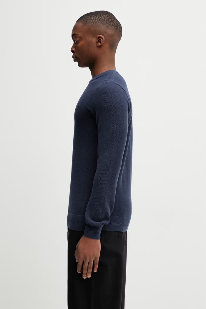Bombažen pulover Fred Perry K1309 mornarsko modra SS26