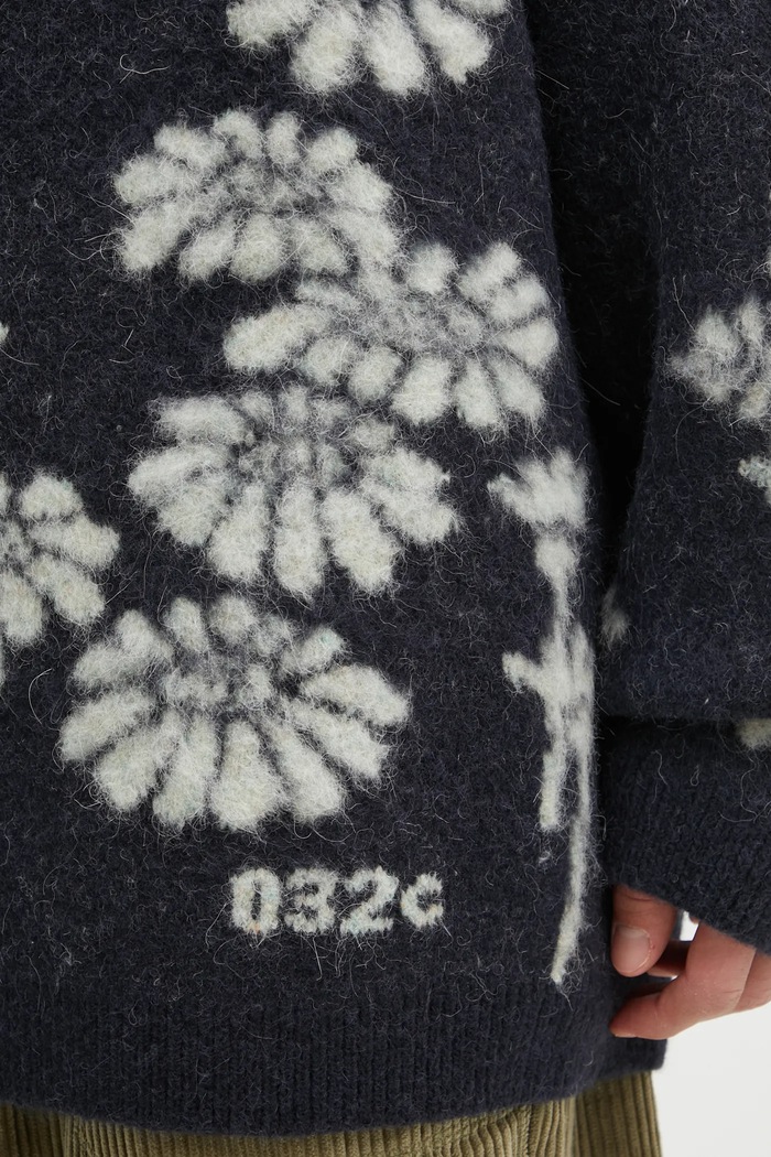 032C wool blend jumper 'Melting Daisies' navy F25.URK.0432.000