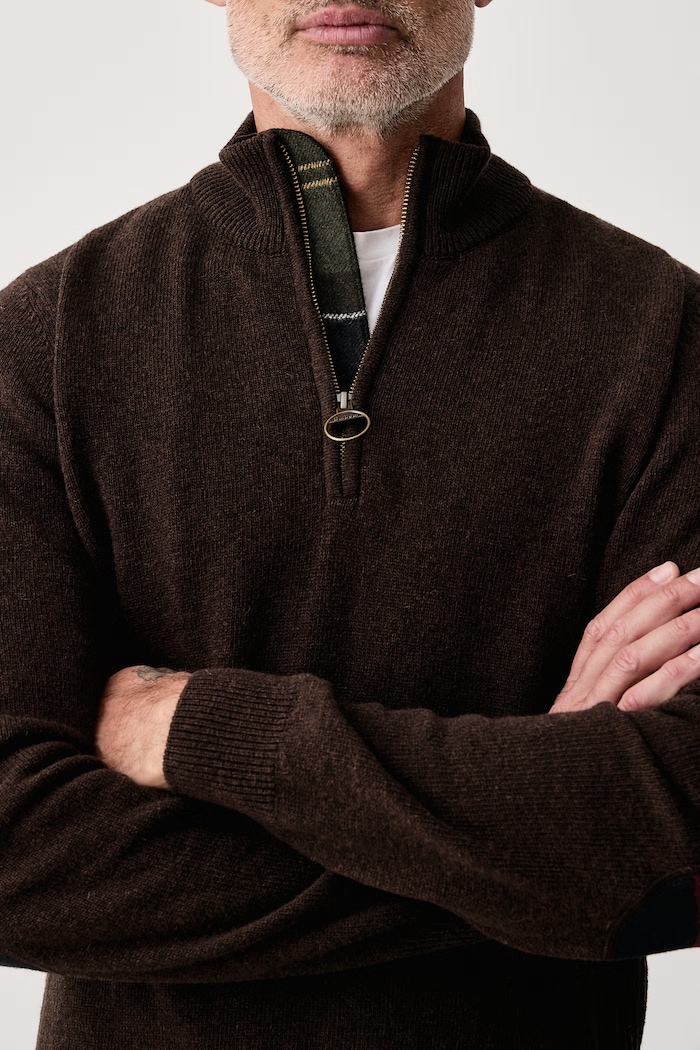 Sweter męski wełniany Barbour MKN0837 brązowy