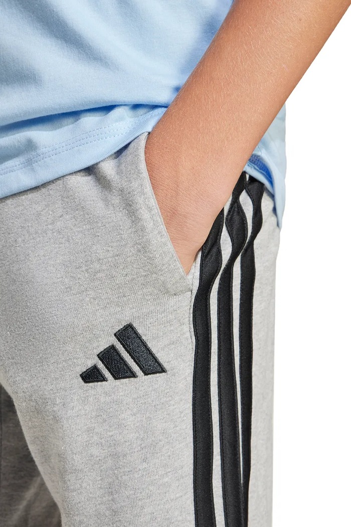 Детские хлопковые шорты adidas JD6496