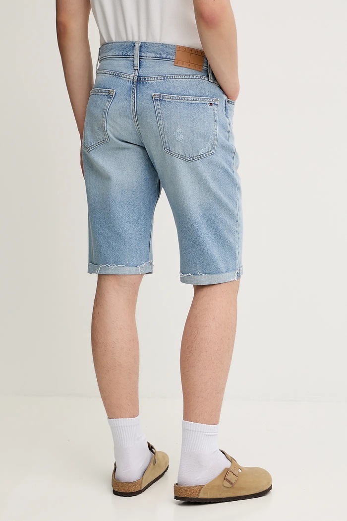 Oblečenie Rifľové krátke nohavice Tommy Jeans DM0DM21721 modrá
