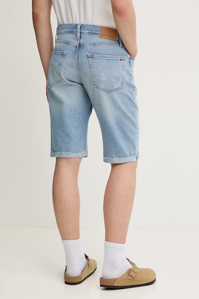 Oblečenie Rifľové krátke nohavice Tommy Jeans DM0DM21721 modrá