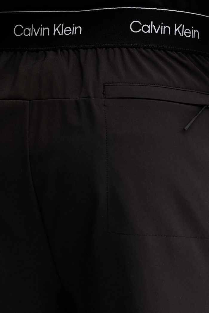 Tréningové šortky Calvin Klein Performance čierna LVGMF5S801