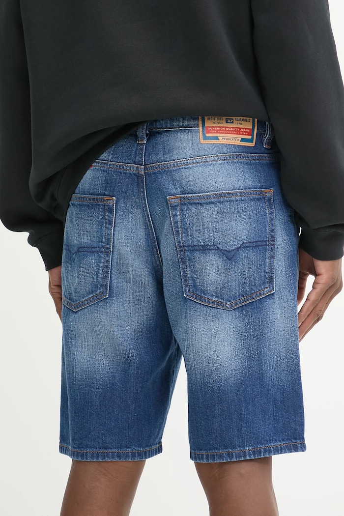 Odzież Diesel szorty jeansowe REGULAR-SHORT A06430.0DBEL niebieski