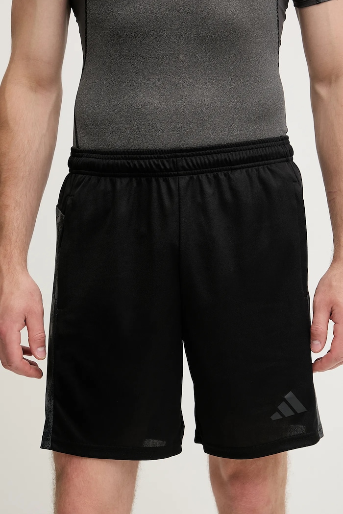Къс панталон за трениране adidas Performance WORKOUT ESSENTIALS PLUS надпис черен JV7263