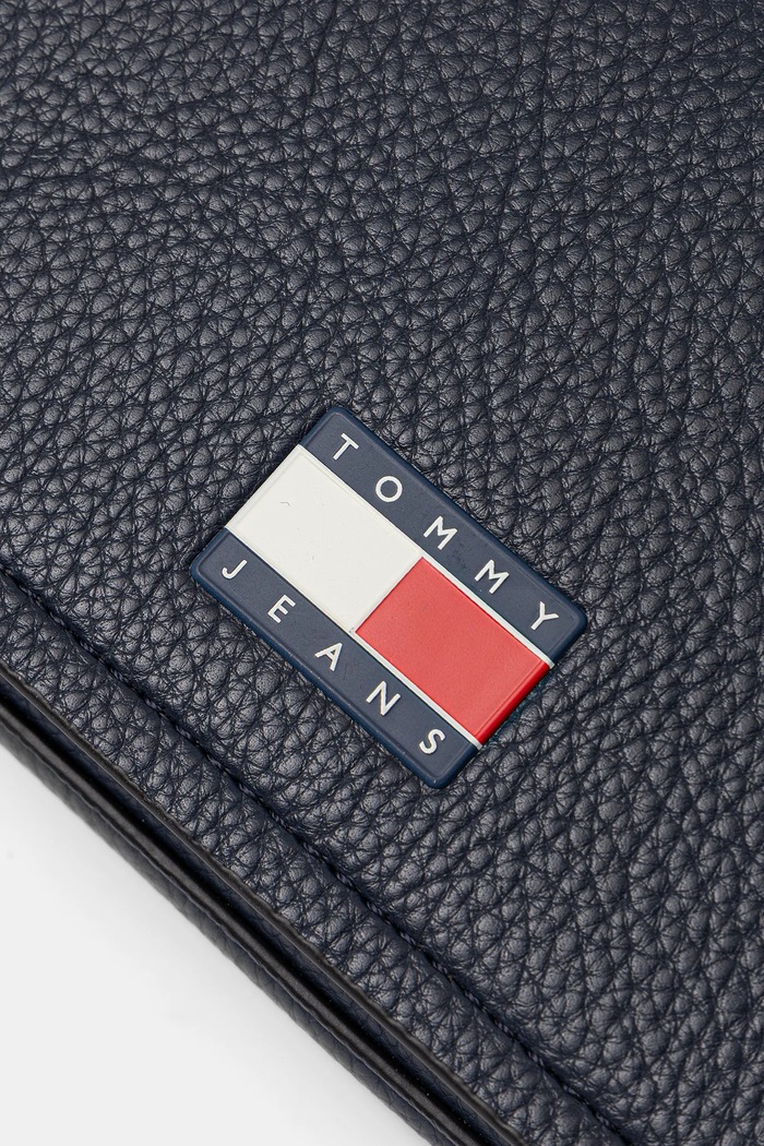 Τσάντα Tommy Jeans σκούρο μπλε AW0AW17553