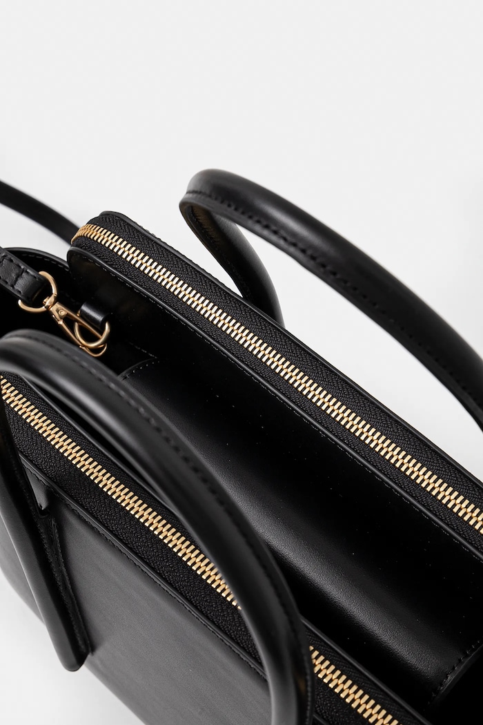 Kožená kabelka Calvin Klein LV04F3034G čierna