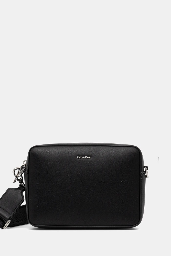 Calvin Klein torebka nie mieści A4 czarny LV04F3097G