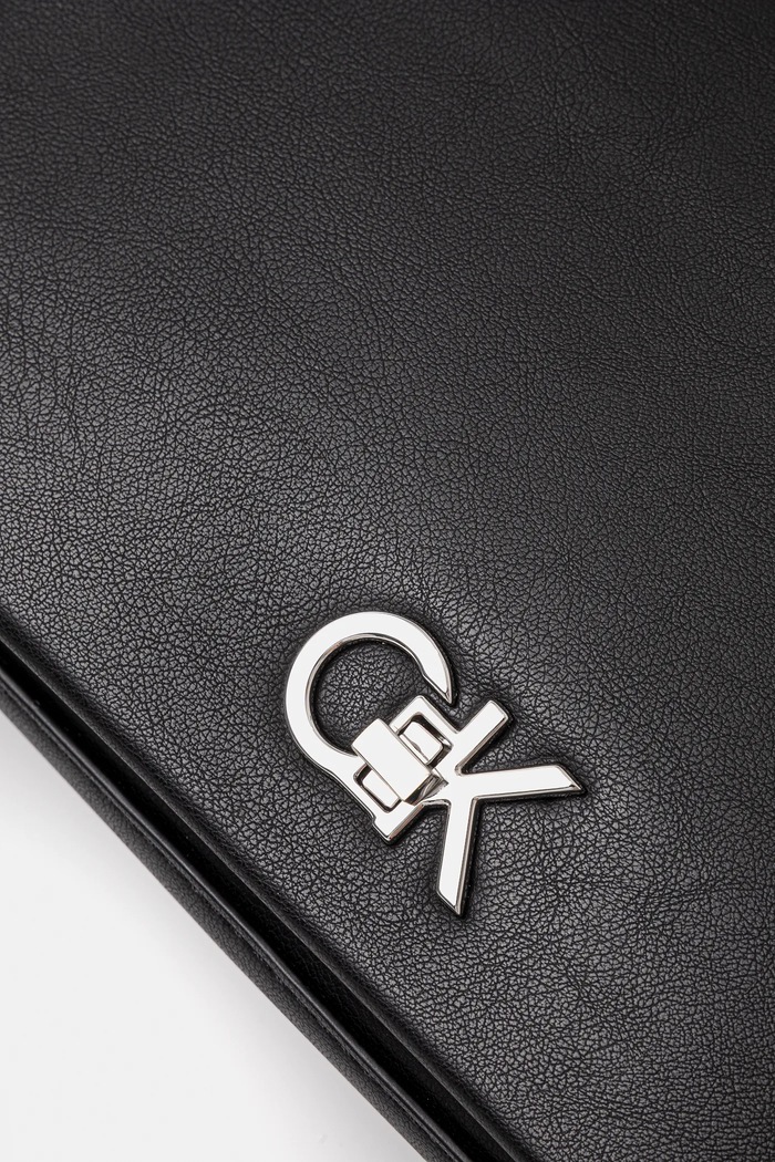 Kabelka Calvin Klein čierna LV04F3104G