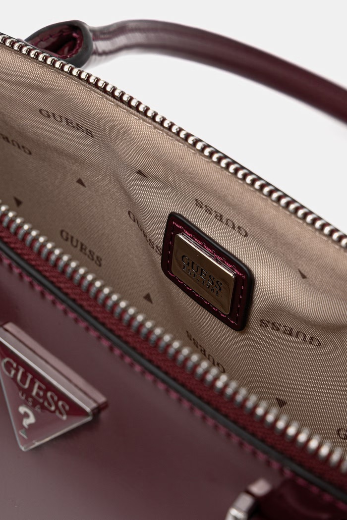 Kabelka Guess ARNELA HWNY94.96080 burgundské