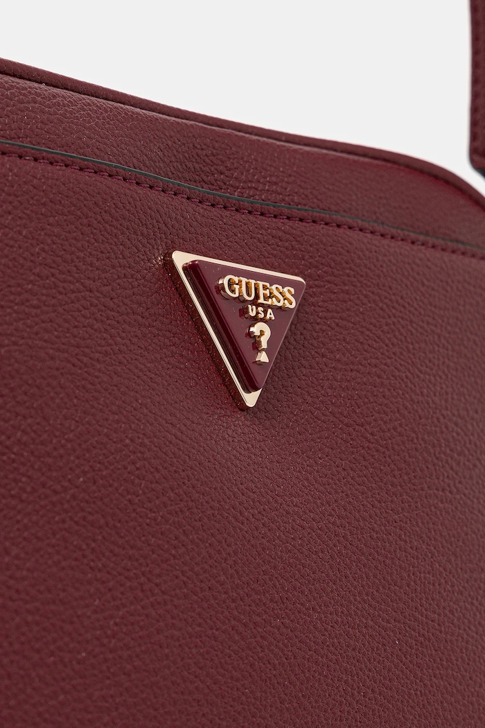 Kabelka Guess MERIDIAN burgundské HWBG69.74140