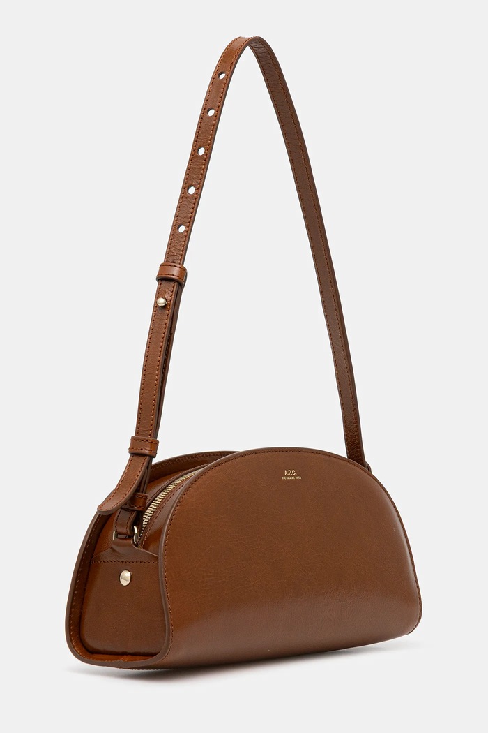 Δερμάτινη τσάντα A.P.C. sac demi-lune shoulder PXCCK.F61997 καφέ AW25
