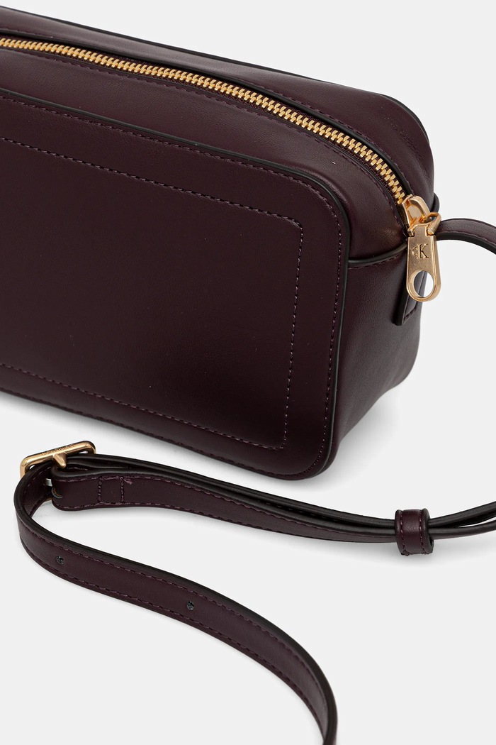 Doplnky Calvin Klein crossbody kabelka dámska z imitácie kože LV04F3220G fialová