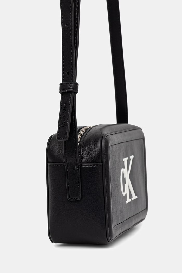 Calvin Klein crossbody torbica ženska iz umetnega usnja LV04F3220G črna SS26