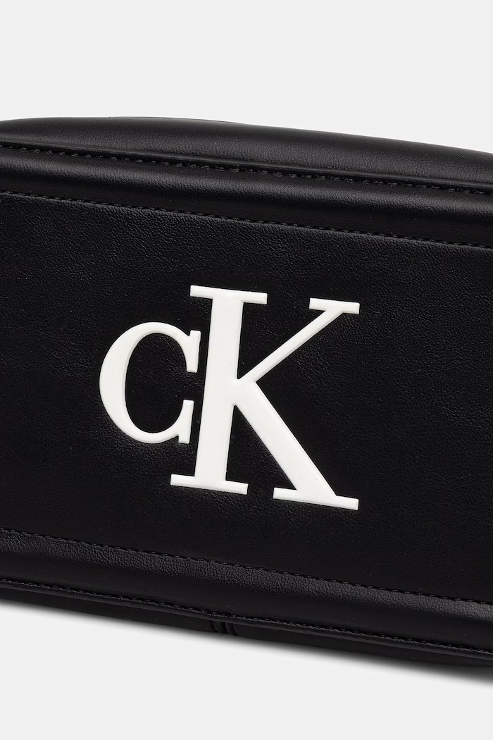 Calvin Klein crossbody torbica ženska iz umetnega usnja črna LV04F3220G