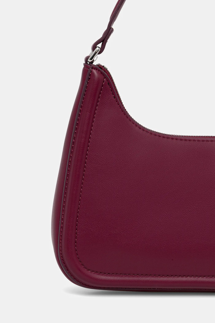 Dodatki Calvin Klein baguette torbica ženska iz umetnega usnja LV04F3230G bordo