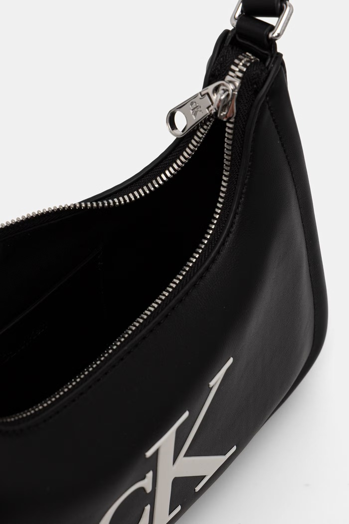 Calvin Klein kabelka typu baguette dámska z imitácie kože LV04F3230G čierna