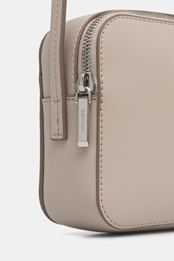 Calvin Klein crossbody torbica ženski iz umetnega usnja bež LV04F3276G