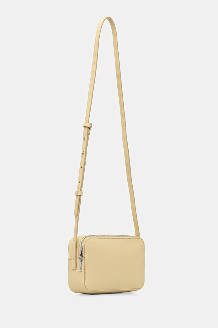 Calvin Klein crossbody torbica ženska iz umetnega usnja LV04F3276G rumena SS26