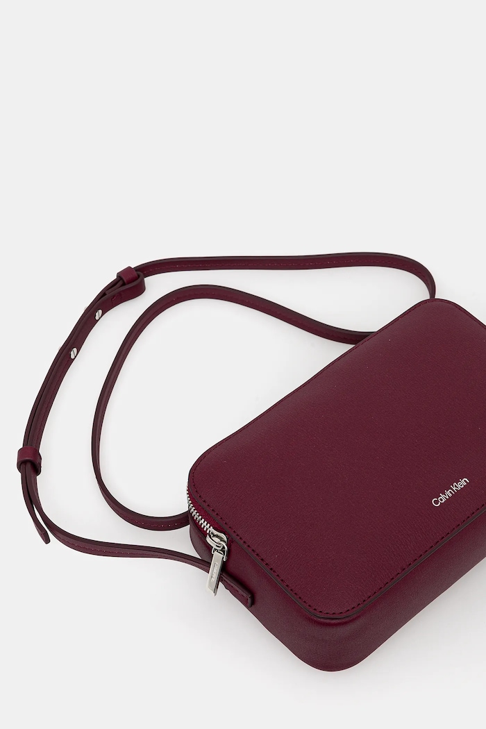 Calvin Klein crossbody kabelka dámská z imitace kůže LV04F3276G burgundské SS26