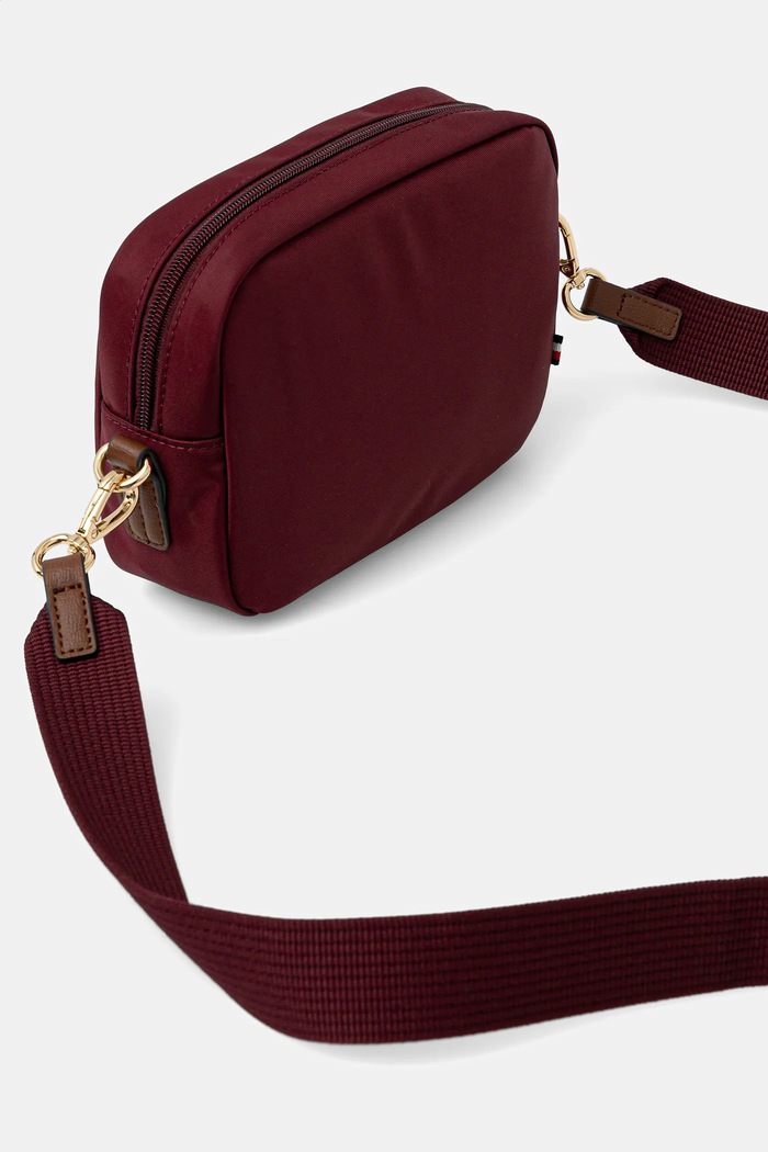 Dodaci Tommy Hilfiger torba preko ramena za žene AW0AW17704 bordo