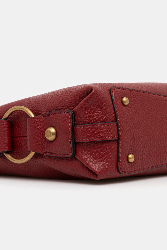 Guess hobo torbica ženska iz umetnega usnja CAMDEN HWBB93.08180 rdeča