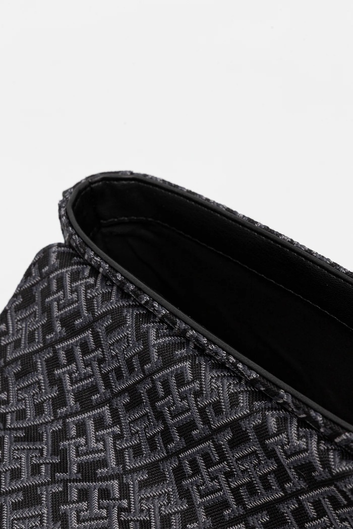 Kabelka Tommy Hilfiger AW0AW17942 černá