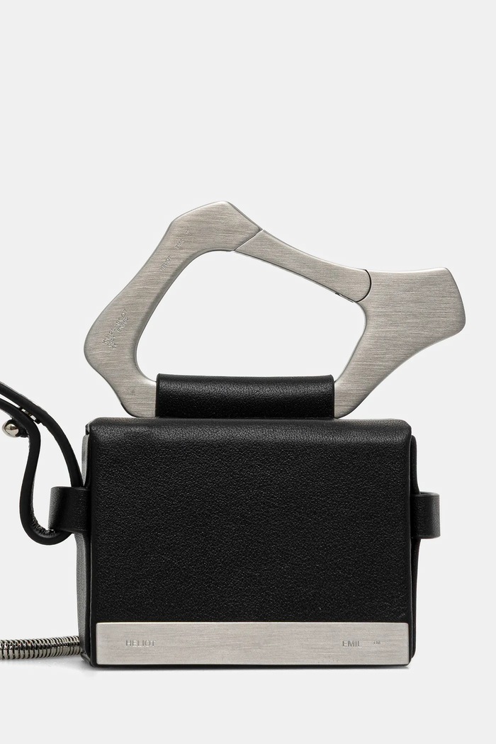 Heliot Emil leather earbud case black PREAW25.15.46.L03.BLK01