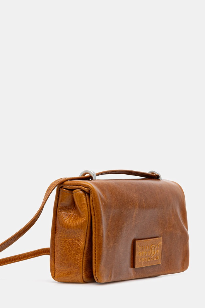 MM6 Maison Margiela Шкіряна сумочка MM6 Maison Margiela SB5ZH0022.P7187.T2222 коричневий AW25