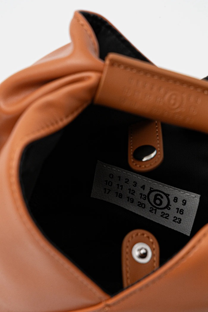 Сумочка MM6 Maison Margiela MM6 Maison Margiela коричневий SB6WD0026.P4313.T2222