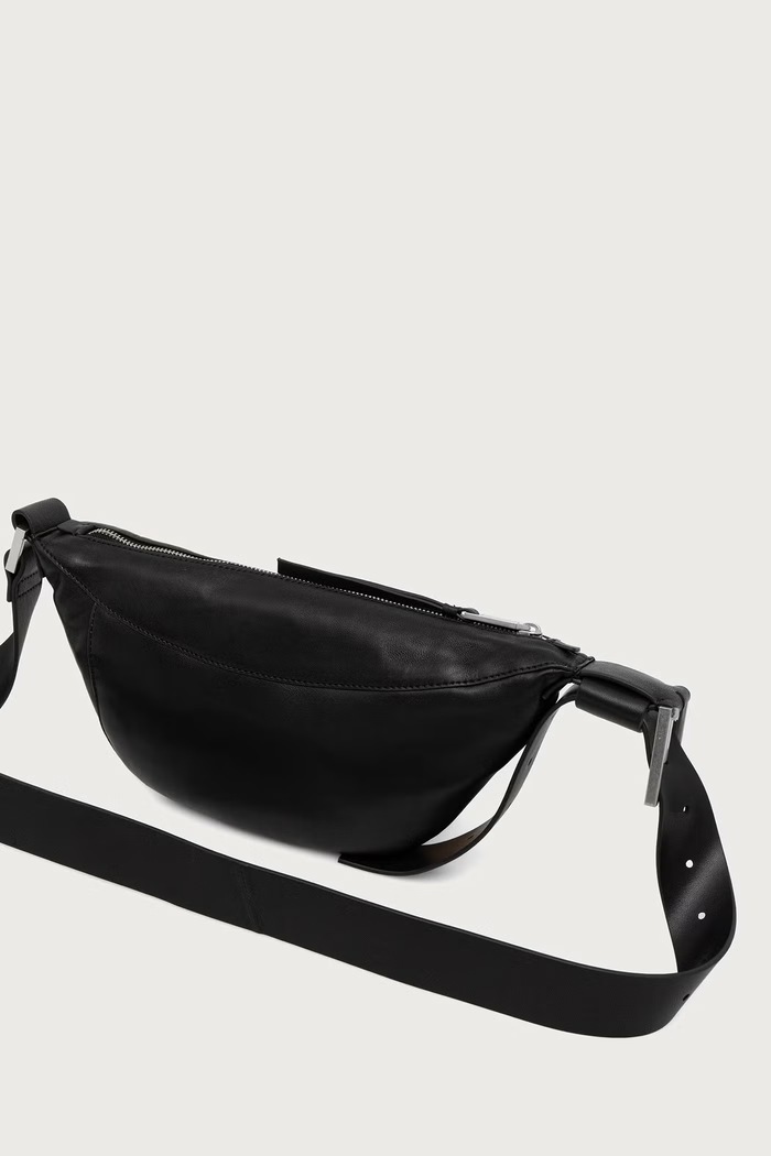 Doplňky AllSaints Kabelka rohlík dámská kožená LUNA W192XD černá