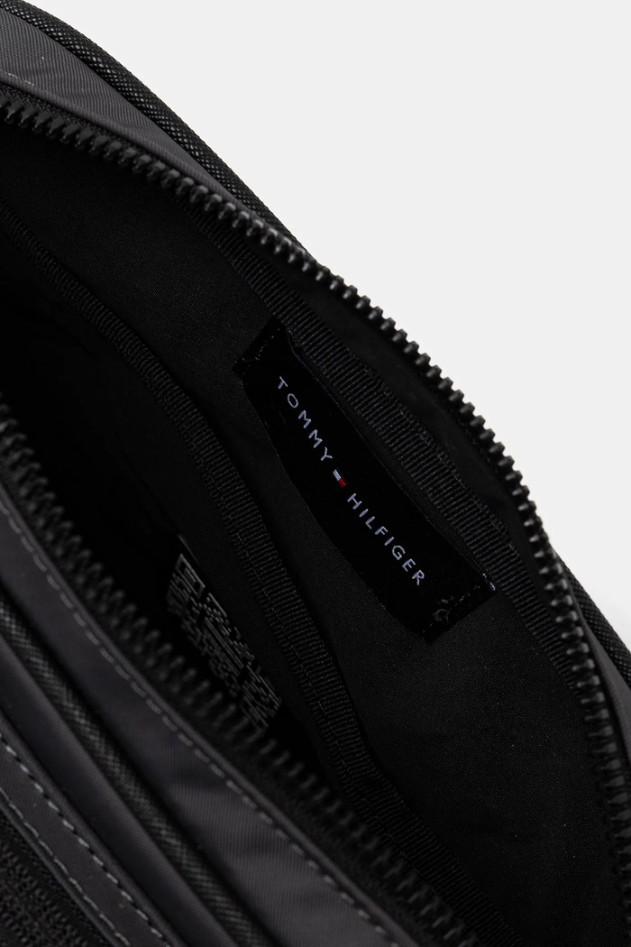 Ľadvinka Tommy Hilfiger AM0AM13468 sivá