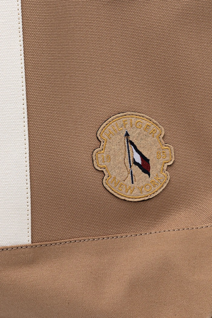 Tommy Hilfiger geantă 57 x 38 x 15 cm maro AM0AM13557