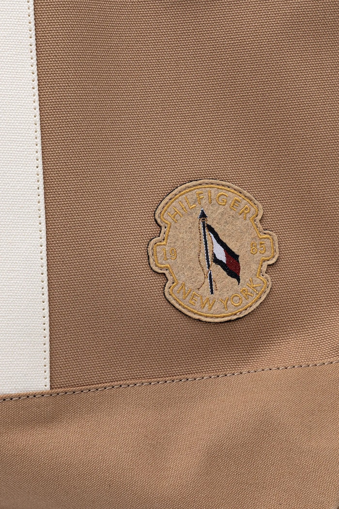 Tommy Hilfiger geantă 57 x 38 x 15 cm maro AM0AM13557