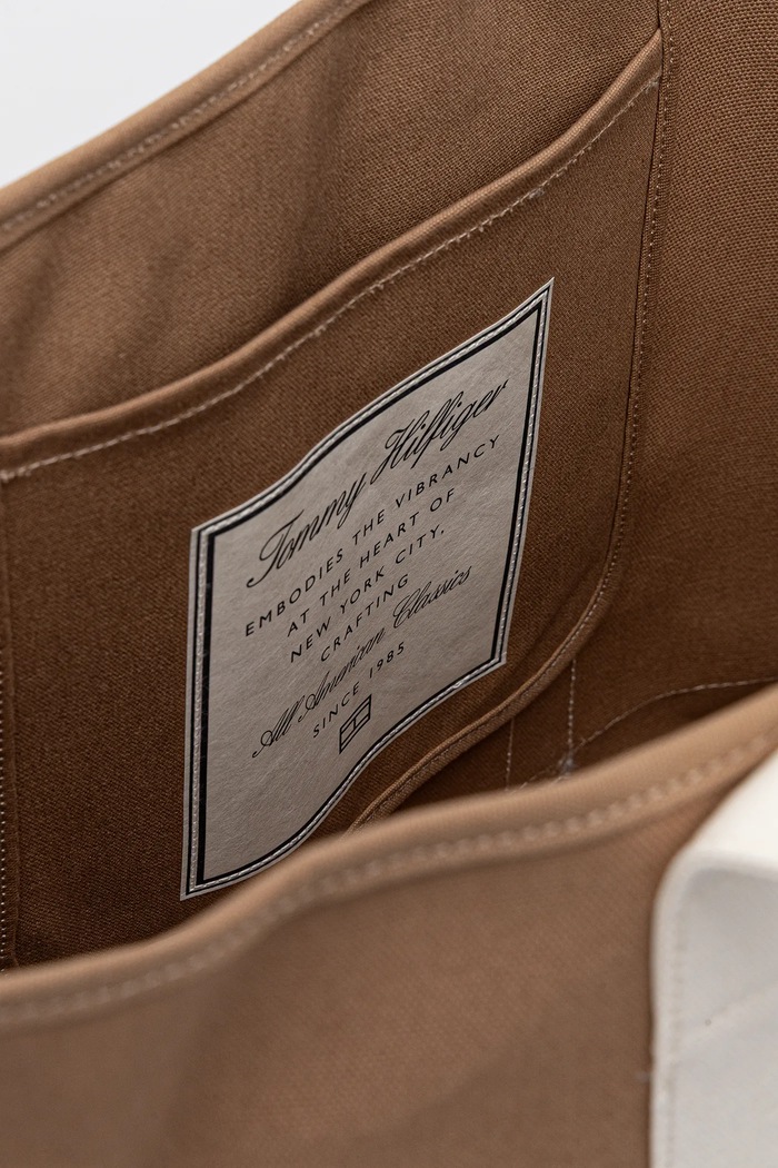 Tommy Hilfiger geantă 57 x 38 x 15 cm AM0AM13557 maro