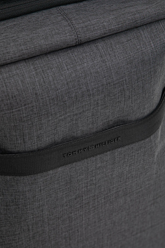 Kufr Tommy Hilfiger šedá AM0AM13554