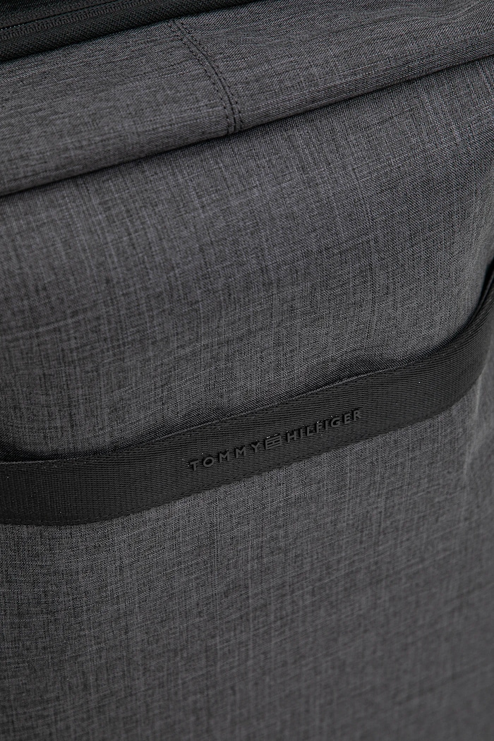 Kufr Tommy Hilfiger šedá AM0AM13554
