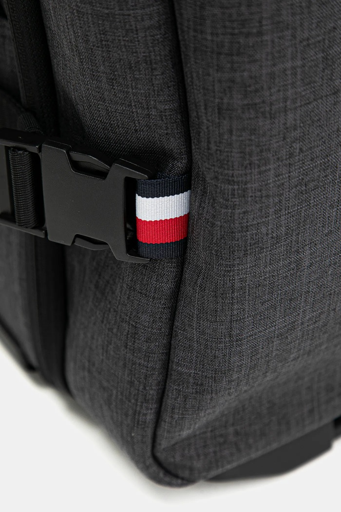 Kufr Tommy Hilfiger AM0AM13554 šedá