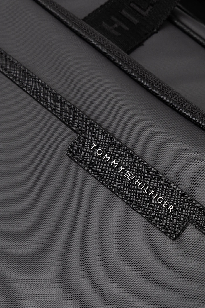 Torba za prenosnik Tommy Hilfiger 42 x 32 x 10 cm AM0AM13466 siva