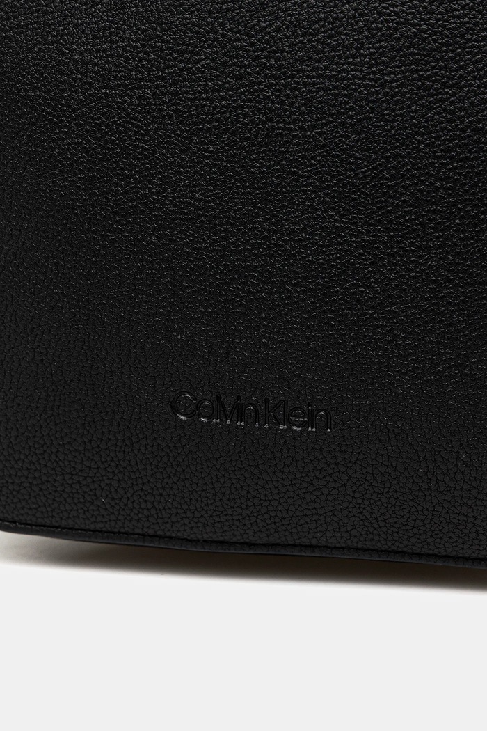 Taštička Calvin Klein černá LV04D3076G