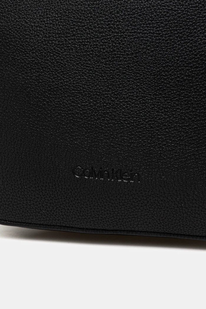 Taštička Calvin Klein černá LV04D3076G