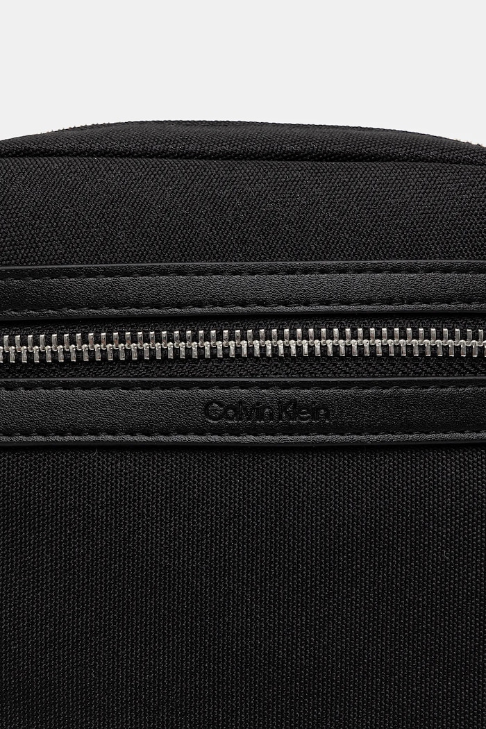 Taštička Calvin Klein černá LV04D3175G